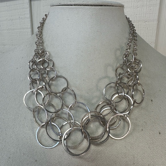 Three silvertone circle and pearl bead necklaces - Picture 2 of 8